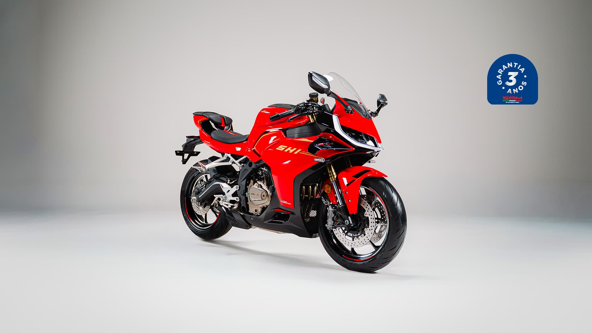 Shineray SBM 400RR é lançada no Brasil com motor de quatro cilindros; veja preço e ficha técnica
