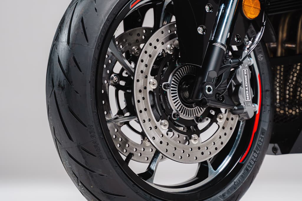 Rodas e sistema de freios da SBM 400RR